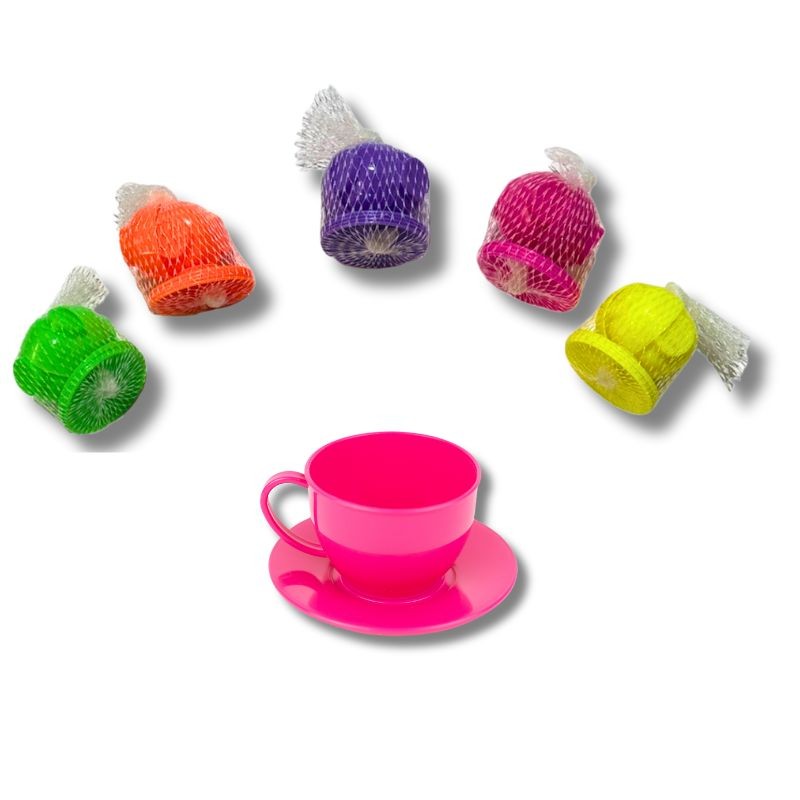 set de té con tazas y platos